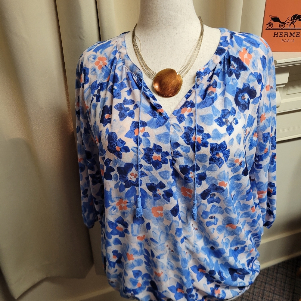 Liz Claiborne Blue Floral Top Size Large